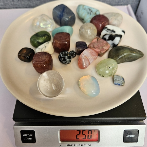 Crystal Tumbles assorted quartz spheres cubes - Picture 3 of 4